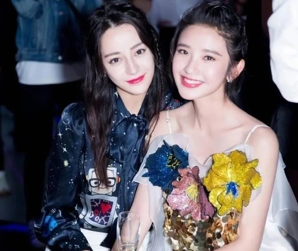 迪丽热巴最好的四位闺蜜,前三位红成一线,唯独最美的她被人遗忘__财经