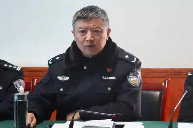 党委书记,监狱长 黄建华最后,党委书记,监狱长黄建华作了会议总结,他