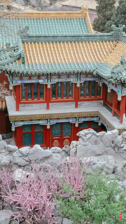 建福宫花园一角.