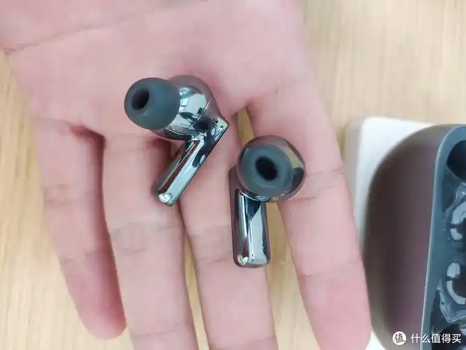 数码杂谈篇七十二华为freebudspro2真无线蓝牙耳机闪闪发亮的外观真