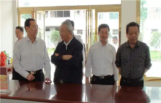 原甘肃省委书记宋照肃到金刚台乡调研美丽乡村建设(三)搞好"三个结合"