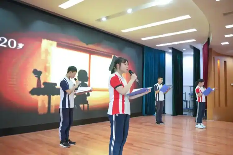 此刻逐梦 无悔青春 ——郑州市金水区为民中学举行2019届初中生毕业