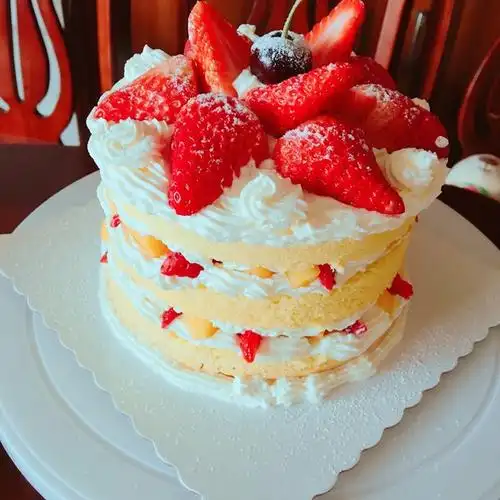 蕉下霞做的《tinrry下午茶》教你做草莓奶油蛋糕