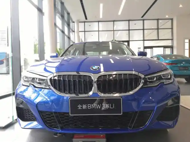 宝马325li外波尔蒂芒蓝内红现车到店