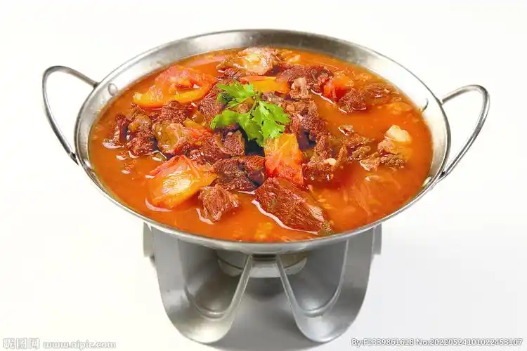 锅仔番茄炖牛腩
