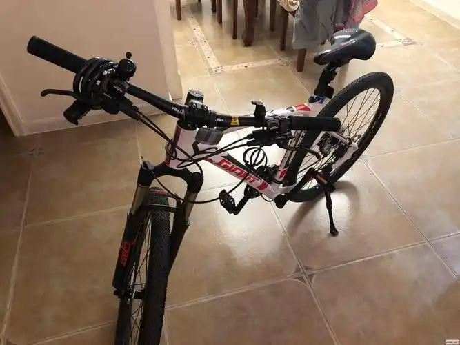 出捷安特19款xtc800自行车一辆