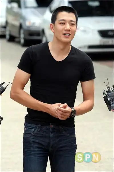 08.13】【明星】入伍金来沅"两年后会以更好的面貌和大家见面"