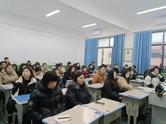 枣山小学校召开2023年秋季期末家长会_发展_孩子_方面