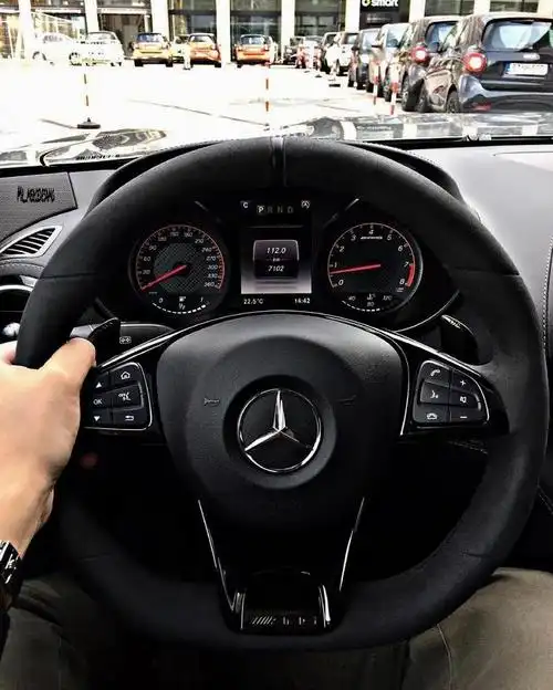 奔驰amg方向盘