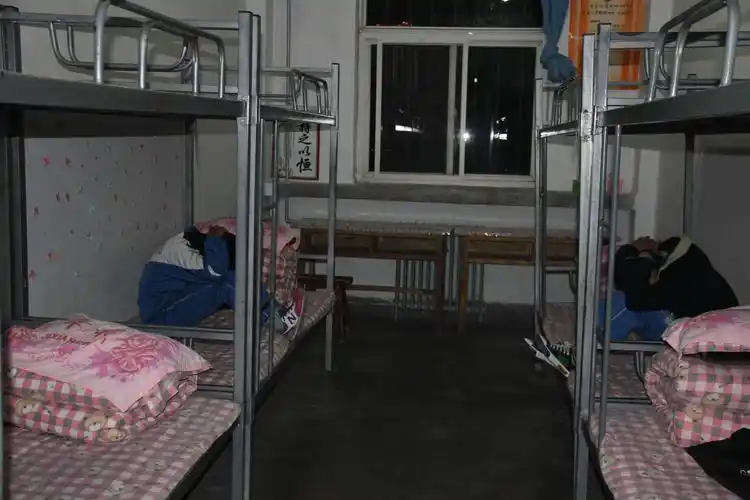 清水三中学生宿舍夜间安全应急疏散演练