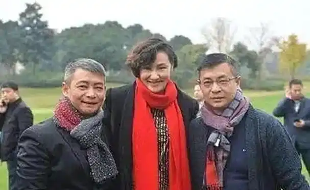 "双胞胎冠军"李大双李小双:24岁因身体退役,退役后过得如何?