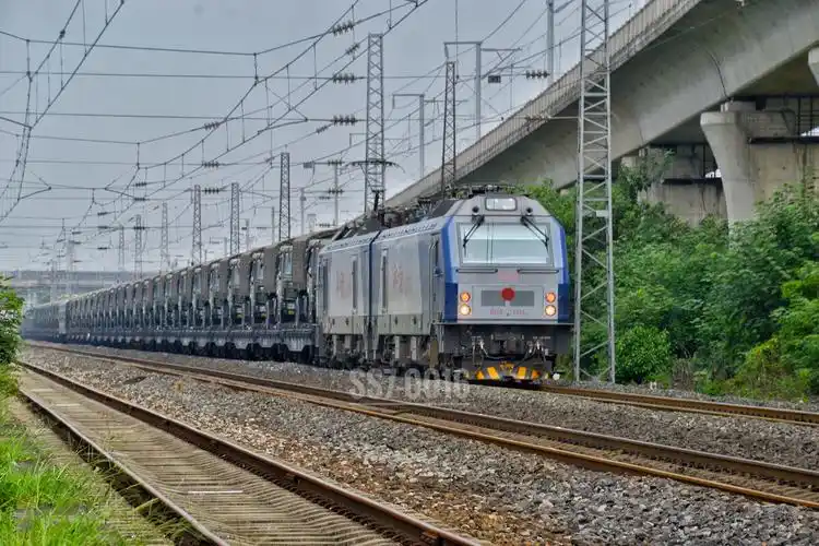 军列91837 只有卡车没什么?