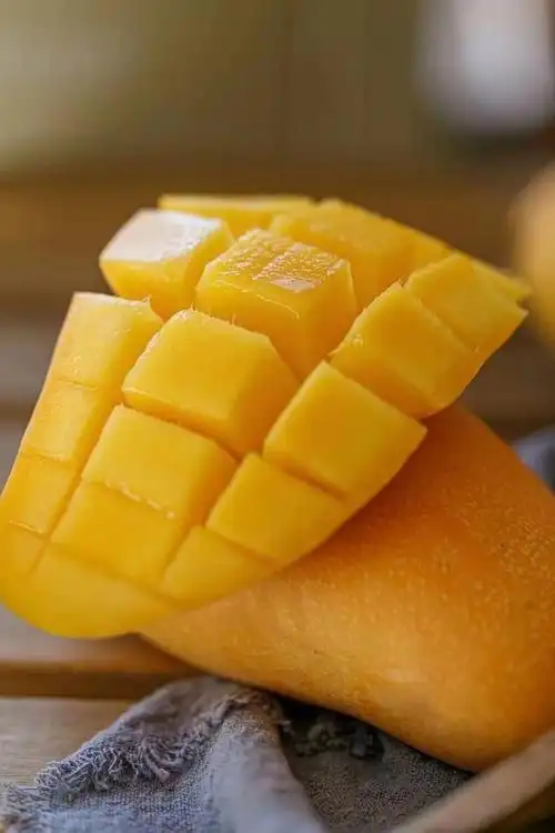 【海南高山金煌芒】个头大,果核薄,还多汁,青黄两吃,青吃酸脆可口,黄