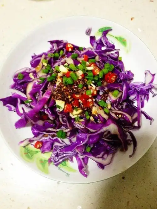 凉拌紫甘蓝的做法_【图解】凉拌紫甘蓝怎么做好吃_凉拌紫甘蓝_家常