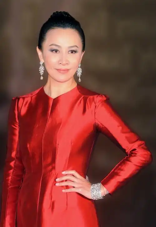 组图:林青霞刘嘉玲经典演绎卡地亚高级珠宝