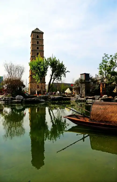 文峰塔光耀洛邑古城