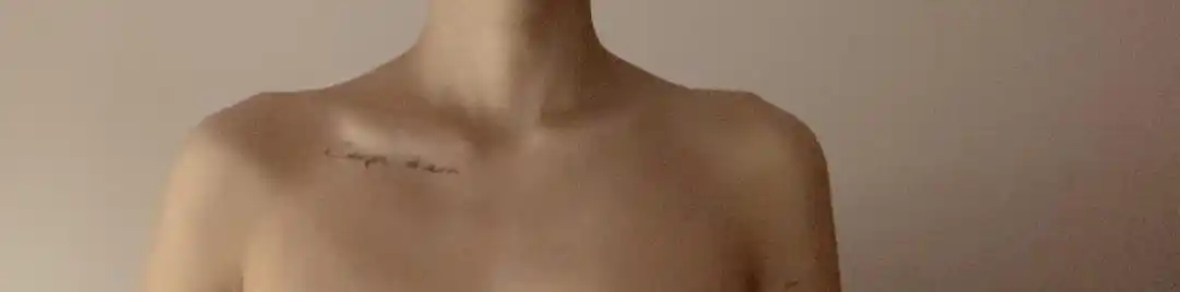 挺直腰背 发现锁骨不对称