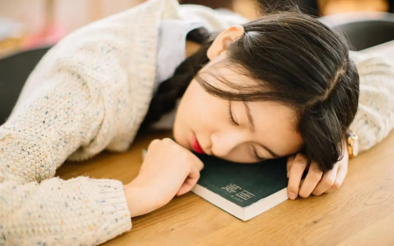 清纯素颜美少女文艺范写真图片桌面壁纸