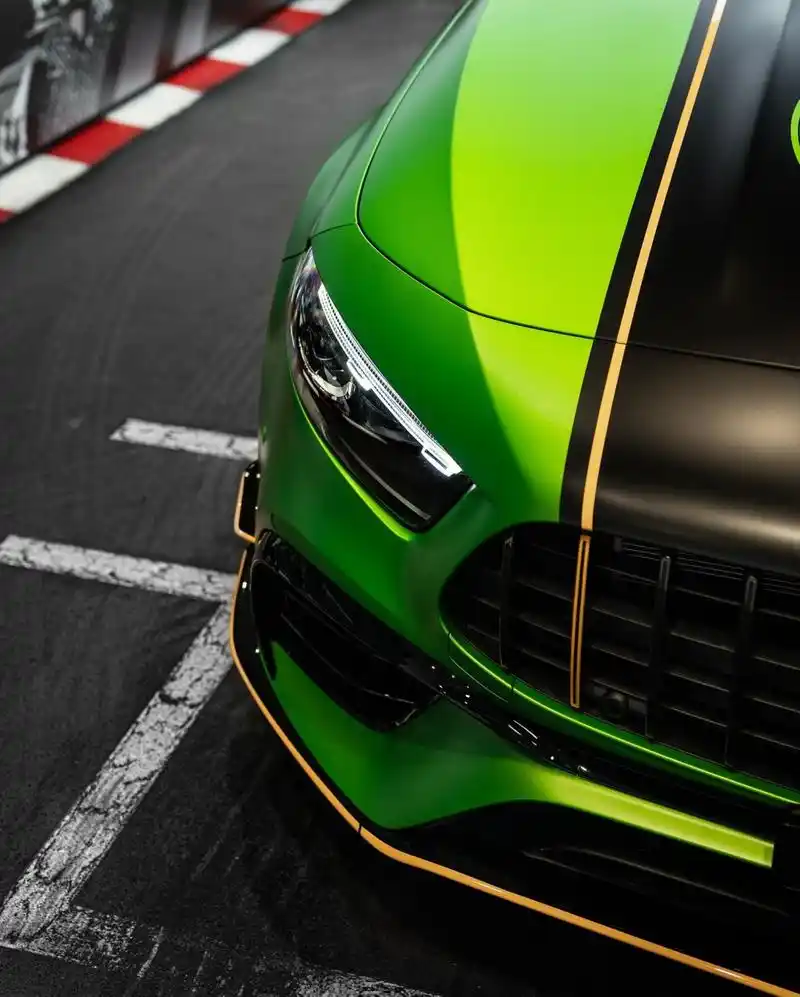 0t发动机,奔驰a45s 限量版车型,独特的amg绿色车漆,搭配上amg车型的