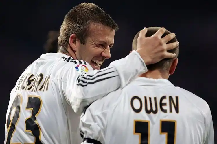 2005年1月16日,马德里,西甲联赛,皇马对阵萨拉戈萨,贝克汉姆与欧文