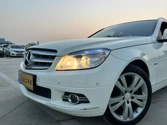 奔驰 奔驰c级 2010款 c 200 cgi旅行版图片