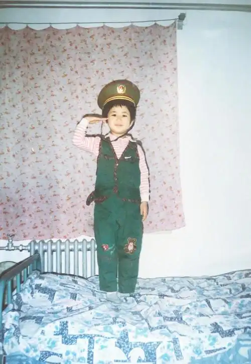 原创明星们的儿童照有的眉眼相承有的变化很大基本认不出来