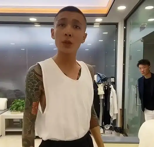 宏楠钓鱼触电身亡2年后母亲向供电公司索赔121w评论一边倒