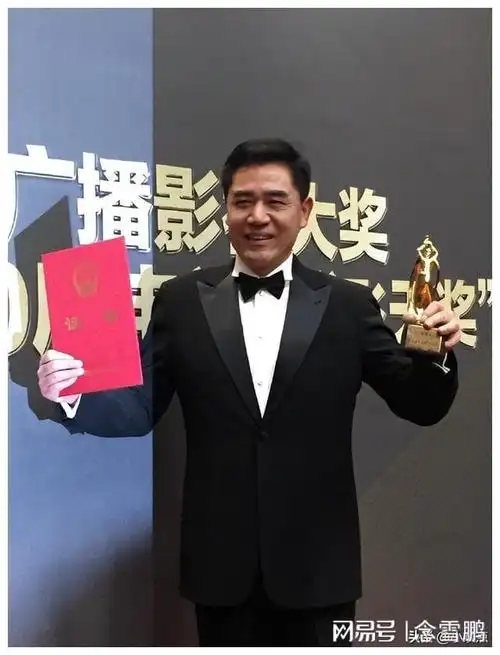 陈宝国,就是这样一位让人肃然起敬的表演艺术家.