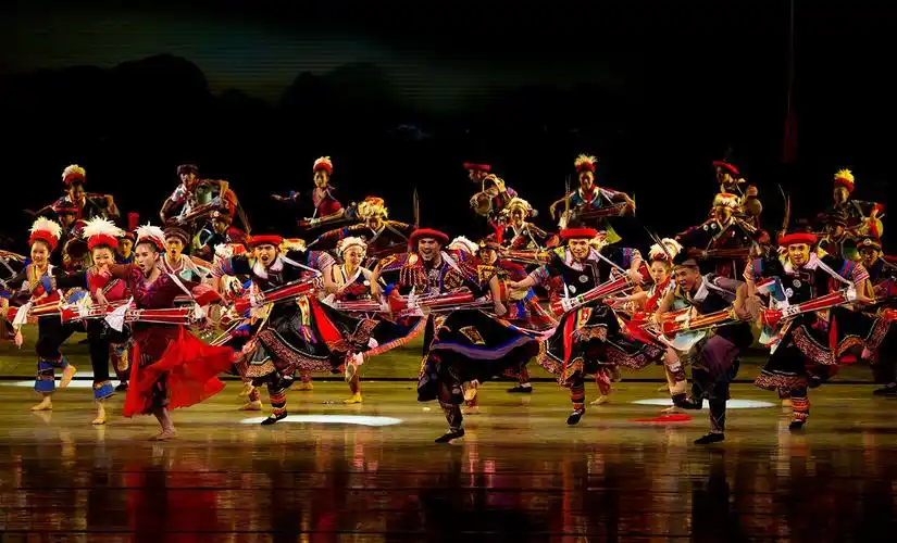 大型当代瑶族舞剧《瑶山那抹红》(下)