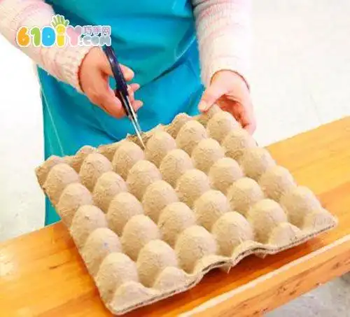 儿童废物利用手工鸡蛋托制作菠萝
