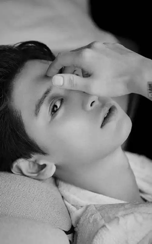 朴灿烈帅气逼人手机壁纸写真