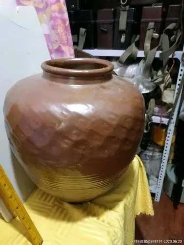 4个老酒缸,大的满州,一个哈尔滨