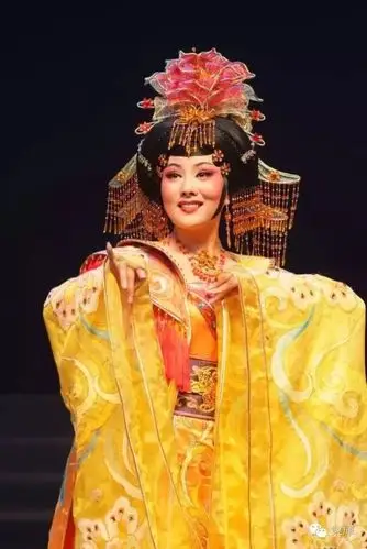 传承秦腔文化讲好西安故事访市政协委员侯红琴