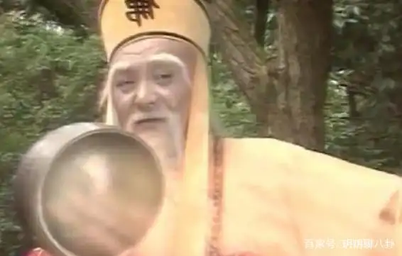 白素贞被法海收入器皿,器皿里是真的白蛇,网友:不是特效吗?