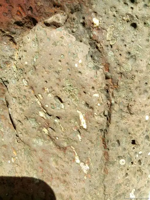 六方晶体钻石陨石(中吸磁)