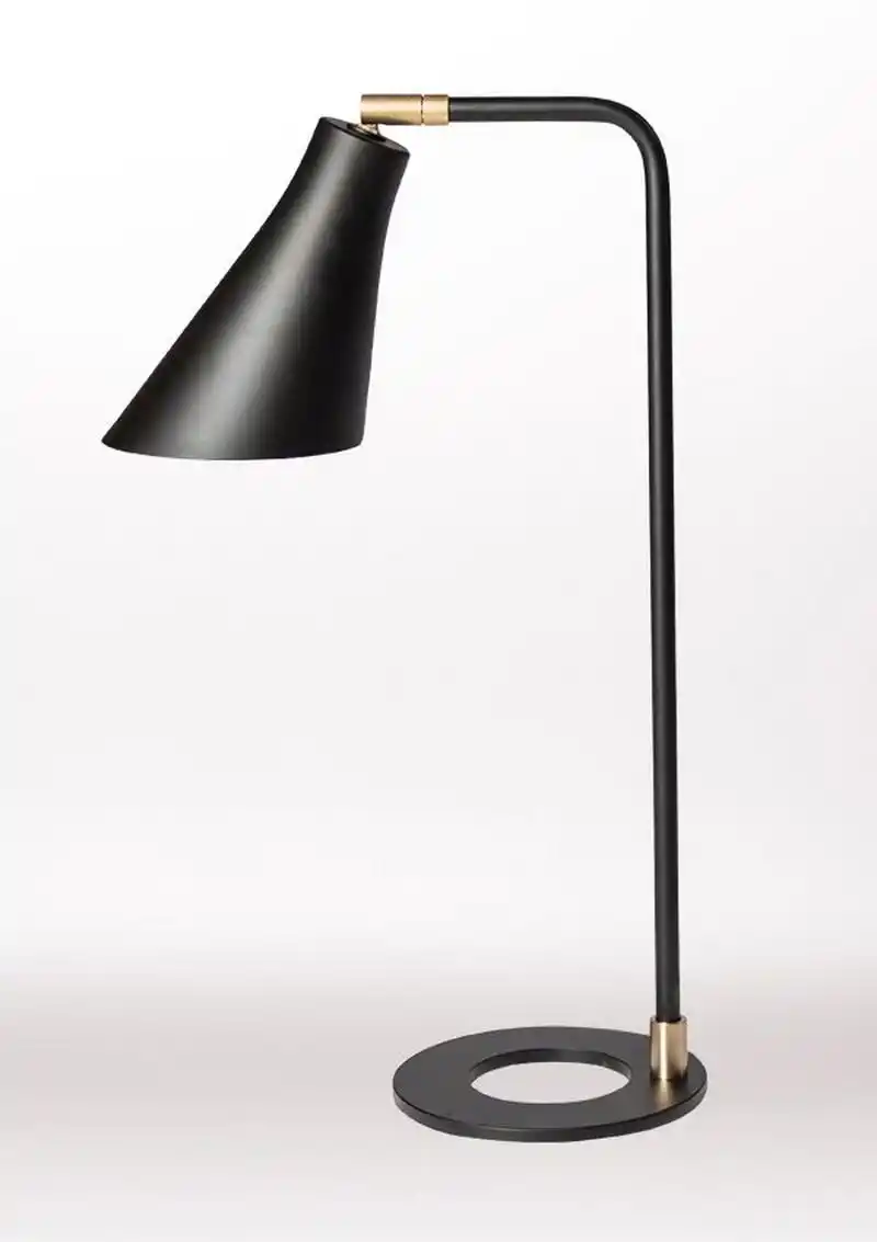 极简|台灯的类型 极简台灯是一种简约风格的台灯,通常采用简单的设计