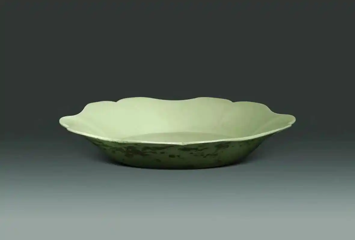 瓷器瑰宝—法门寺秘色瓷 陕西扶风县法门寺地宫出土的13件秘色瓷,碗7