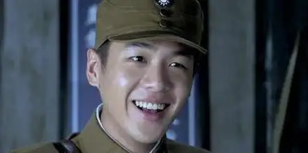 有种"整容"叫张若昀成婚,唐艺昕依旧美丽动人,他却像换了个人