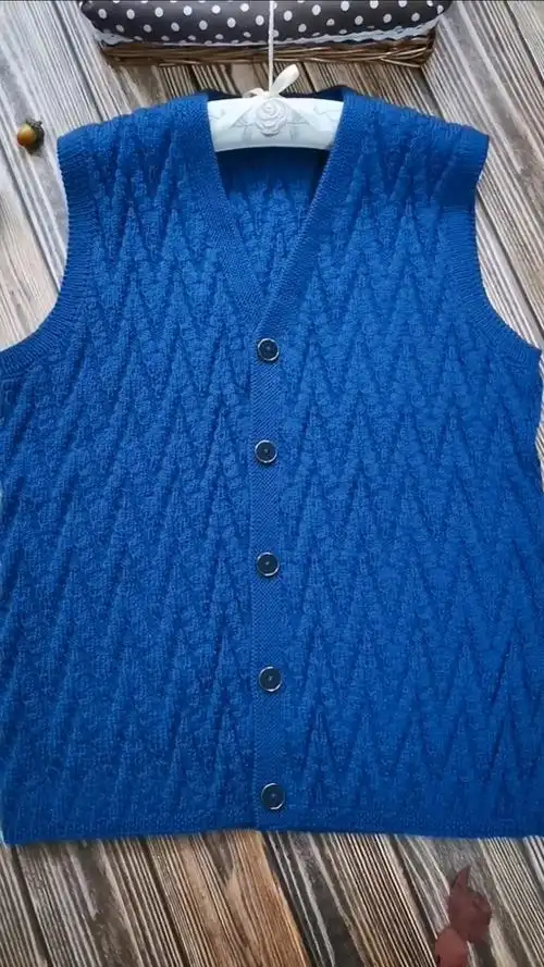 纯手工编织毛衣#人字花型开衫羊毛背心,有编织图解教程-度小视