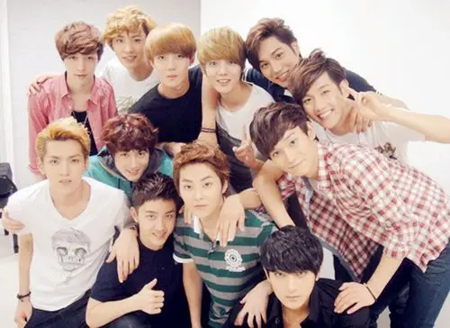 【图】exo 快乐大本营 exo11名成员亮相《快乐大本营》