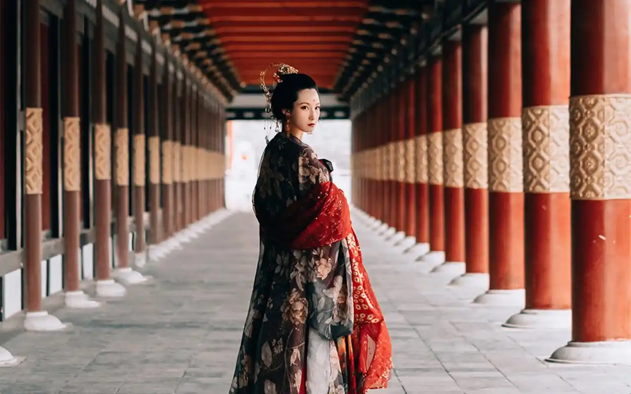 美艳古装美女唯美高清桌面壁纸