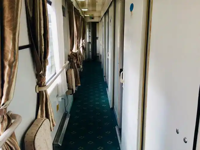 21日,我们在k448次火车上度过.