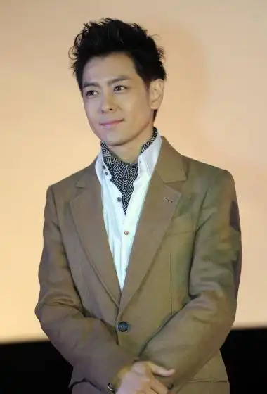 林志颖帅气亮相全面复出出席活动图片人气高涨谈kimi28