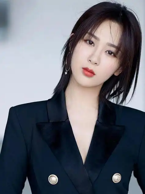 内地女明星演员杨紫(演艺圈影视女演员)