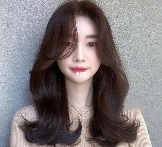 卷发～超显气质女神范儿十足 中长发烫发韩式烫发显白发色显脸小发型