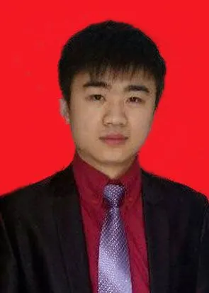 67求大神,把这张照片p成一寸,红底的照片!谢谢了!