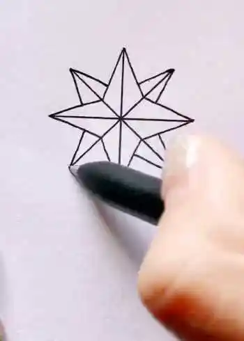 八角星的画法,有一个角没画好,你们发现是哪个角了吗?