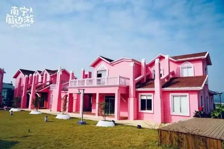 南宁竟然藏着个空中爱丽丝梦游仙境粉色城堡美哭了赶紧拍照去