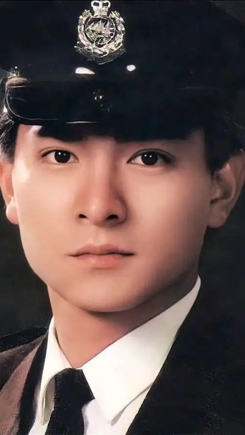 刘德华老照片修复,年轻时的颜值真是太逆天了!