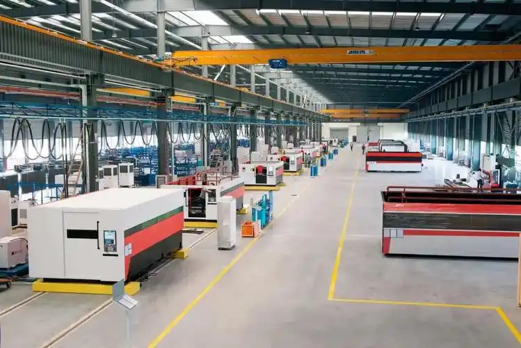 "迈安德集团董事长徐斌介绍,该项目是塔吉克斯坦目前最大的自动化连续